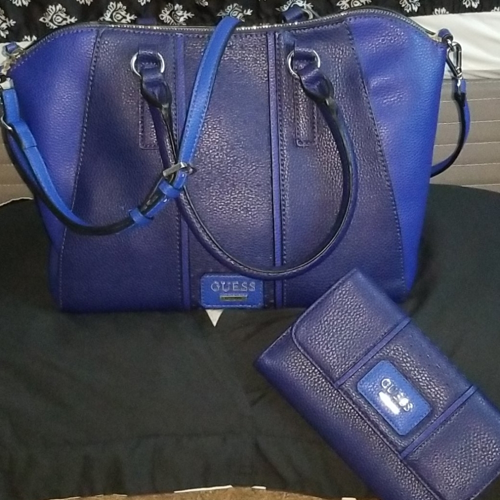 Guess bag and/or wallet set